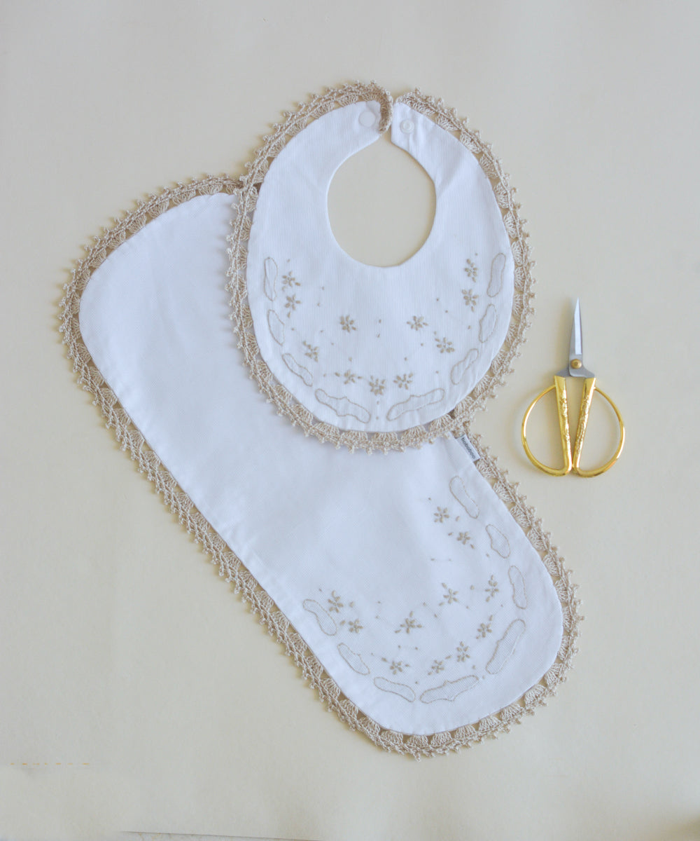 Set Babero y Sacagas Ezequiel - Avena