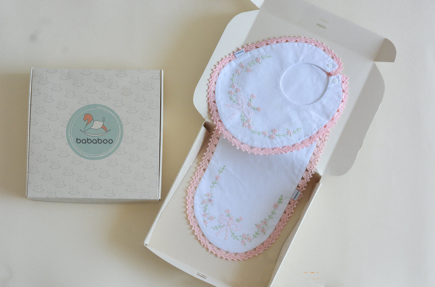 Set Babero y Sacagas Lazo - Rosado