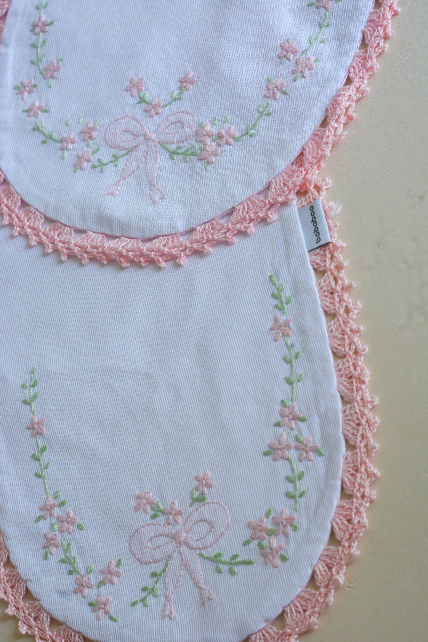 Set Babero y Sacagas Lazo - Rosado