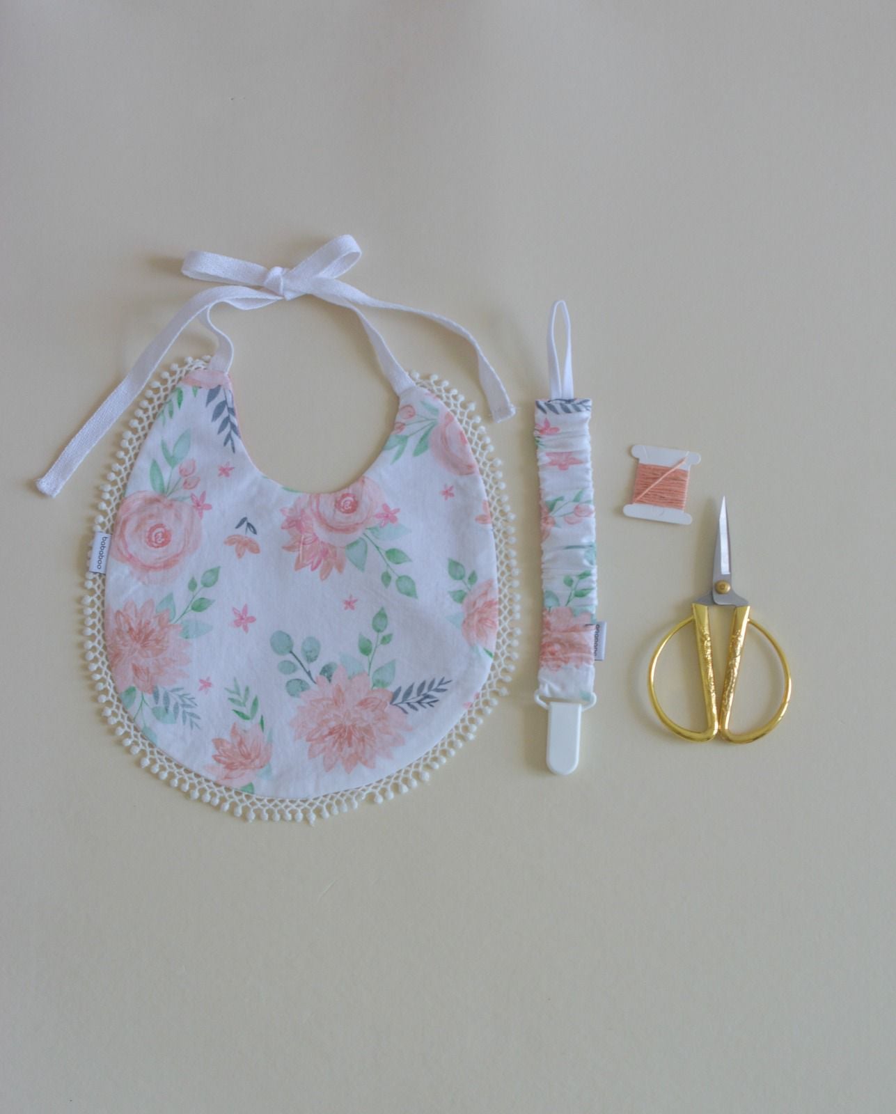 Set Bandana y Chupetero Flora