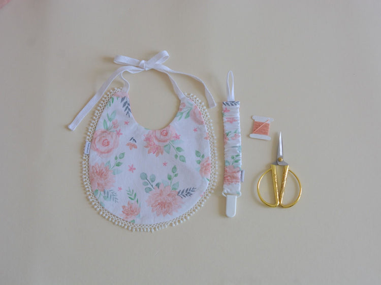 Set Bandana y Chupetero Flora